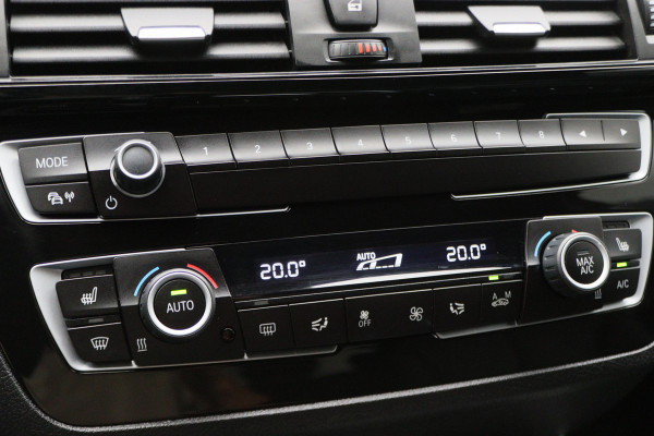 BMW 1-serie 118i Edition M Sport Shadow Executive Leer, Climate, Cruise, Navigatie, Bluetooth, LED, PDC, Trekhaak, 18''