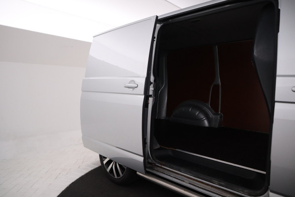 Volkswagen Transporter 2.0 TDI L2 H1 Highline Automaat, Leer, Navigatie, Climate,
