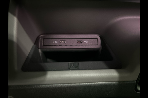 Volkswagen ID. Buzz Pro 86 kWh Lang 7persoons | Warmtepomp | Verwarmbaar stuurwiel | Apple carplay & Android auto! | Elektrische schuifdeuren