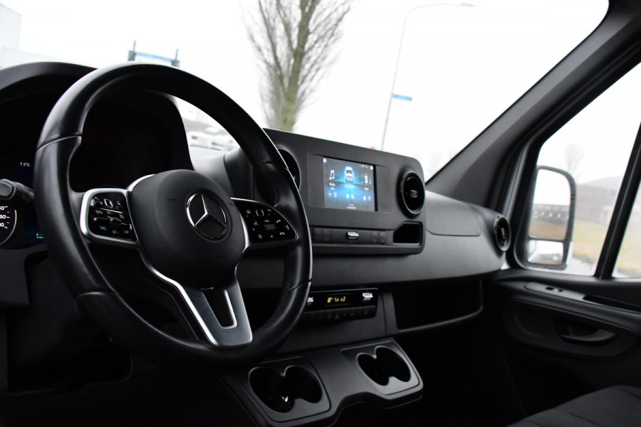 Mercedes-Benz Sprinter 317 1.9 CDI L2H2 RWD PB Edition Camera, 3500KG Trekhaak, Cruise, Carplay, LED, 170PK, Automaat, Multimedia, Stoelverwarming, UNIEK!