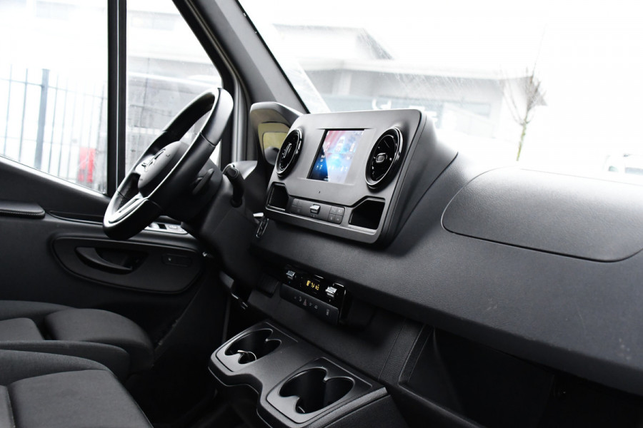 Mercedes-Benz Sprinter 317 1.9 CDI L2H2 RWD PB Edition Camera, 3500KG Trekhaak, Cruise, Carplay, LED, 170PK, Automaat, Multimedia, Stoelverwarming, UNIEK!