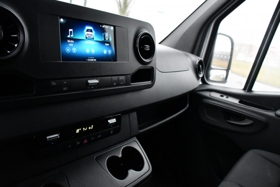 Mercedes-Benz Sprinter 317 1.9 CDI L2H2 RWD PB Edition Camera, 3500KG Trekhaak, Cruise, Carplay, LED, 170PK, Automaat, Multimedia, Stoelverwarming, UNIEK!
