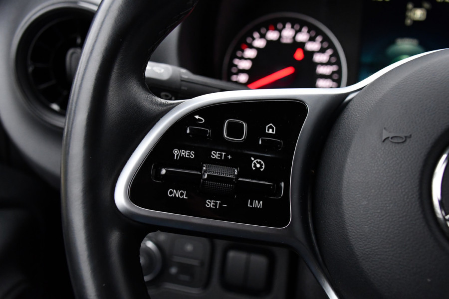 Mercedes-Benz Sprinter 317 1.9 CDI L2H2 RWD PB Edition Camera, 3500KG Trekhaak, Cruise, Carplay, LED, 170PK, Automaat, Multimedia, Stoelverwarming, UNIEK!