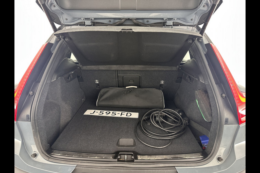 Volvo XC40 1.5 T5 Recharge R-Design (INCL-BTW) Aut. *PANO | DIGI-COCKPIT | FULL-LED | BLIND-SPOT | LANE-ASSIST | PREMIUM-AUDIO | KEYLESS | CARPLAY | NAVI-FULLMAP | LEATHER-ALCANTARA | ECC | PDC | HEATED-SPORTSEATS | TOWBAR | 19