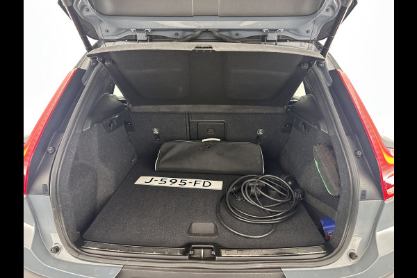 Volvo XC40 1.5 T5 Recharge R-Design (INCL-BTW) Aut. *PANO | DIGI-COCKPIT | FULL-LED | BLIND-SPOT | LANE-ASSIST | PREMIUM-AUDIO | KEYLESS | CARPLAY | NAVI-FULLMAP | LEATHER-ALCANTARA | ECC | PDC | HEATED-SPORTSEATS | TOWBAR | 19