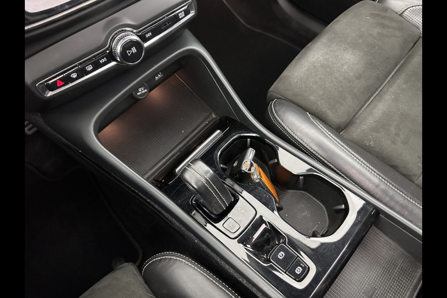 Volvo XC40 1.5 T5 Recharge R-Design (INCL-BTW) Aut. *PANO | DIGI-COCKPIT | FULL-LED | BLIND-SPOT | LANE-ASSIST | PREMIUM-AUDIO | KEYLESS | CARPLAY | NAVI-FULLMAP | LEATHER-ALCANTARA | ECC | PDC | HEATED-SPORTSEATS | TOWBAR | 19
