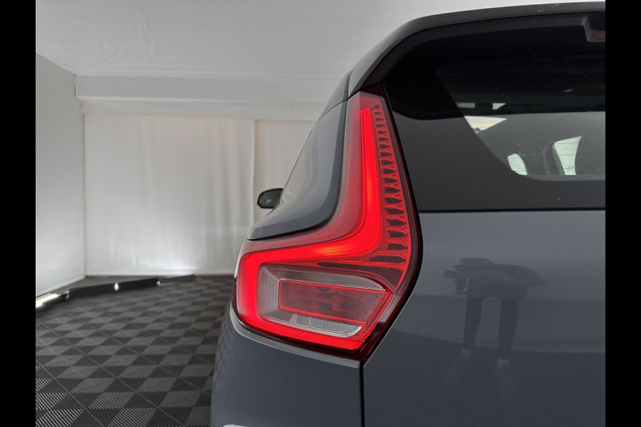 Volvo XC40 1.5 T5 Recharge R-Design (INCL-BTW) Aut. *PANO | DIGI-COCKPIT | FULL-LED | BLIND-SPOT | LANE-ASSIST | PREMIUM-AUDIO | KEYLESS | CARPLAY | NAVI-FULLMAP | LEATHER-ALCANTARA | ECC | PDC | HEATED-SPORTSEATS | TOWBAR | 19