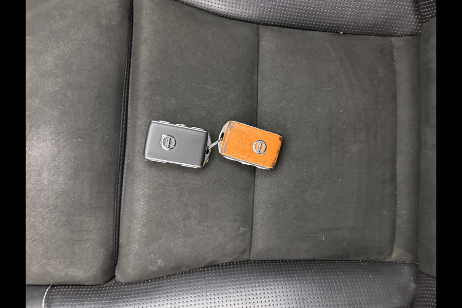 Volvo XC40 1.5 T5 Recharge R-Design (INCL-BTW) Aut. *PANO | DIGI-COCKPIT | FULL-LED | BLIND-SPOT | LANE-ASSIST | PREMIUM-AUDIO | KEYLESS | CARPLAY | NAVI-FULLMAP | LEATHER-ALCANTARA | ECC | PDC | HEATED-SPORTSEATS | TOWBAR | 19