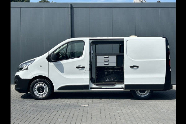 Renault Trafic 2.0 dCi 120 PK / L1H1 / 1e EIG. / INRICHTING / TREKHAAK / 2X SCHUIFDEUR / AIRCO / CRUISE / NAVI