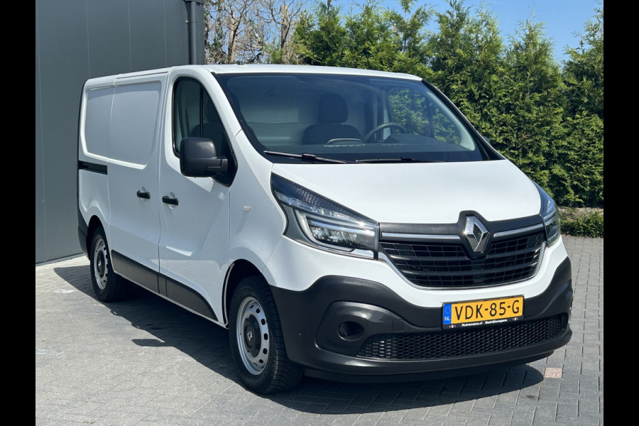 Renault Trafic 2.0 dCi 120 PK / L1H1 / 1e EIG. / INRICHTING / TREKHAAK / 2X SCHUIFDEUR / AIRCO / CRUISE / NAVI
