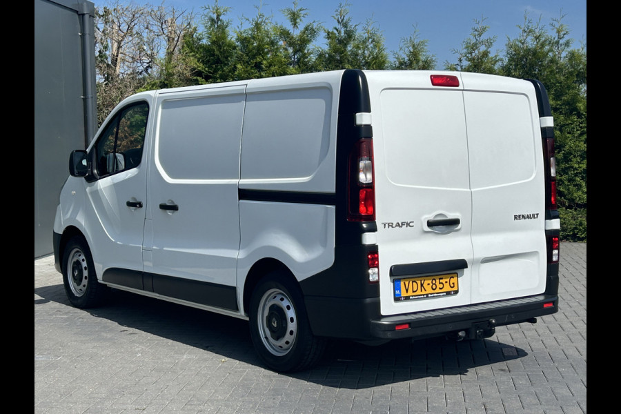 Renault Trafic 2.0 dCi 120 PK / L1H1 / 1e EIG. / INRICHTING / TREKHAAK / 2X SCHUIFDEUR / AIRCO / CRUISE / NAVI