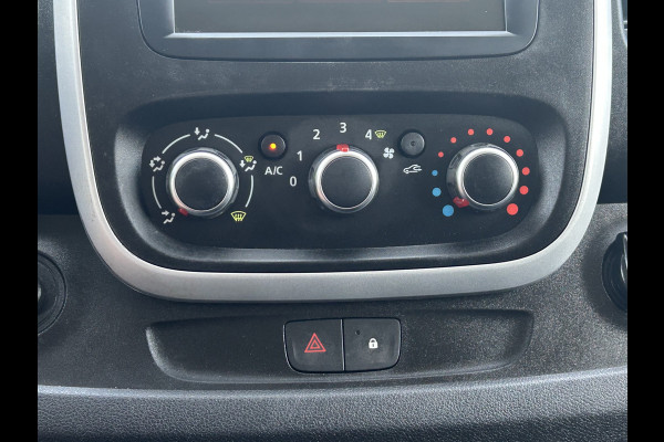 Renault Trafic 2.0 dCi 120 PK / L1H1 / 1e EIG. / INRICHTING / TREKHAAK / 2X SCHUIFDEUR / AIRCO / CRUISE / NAVI