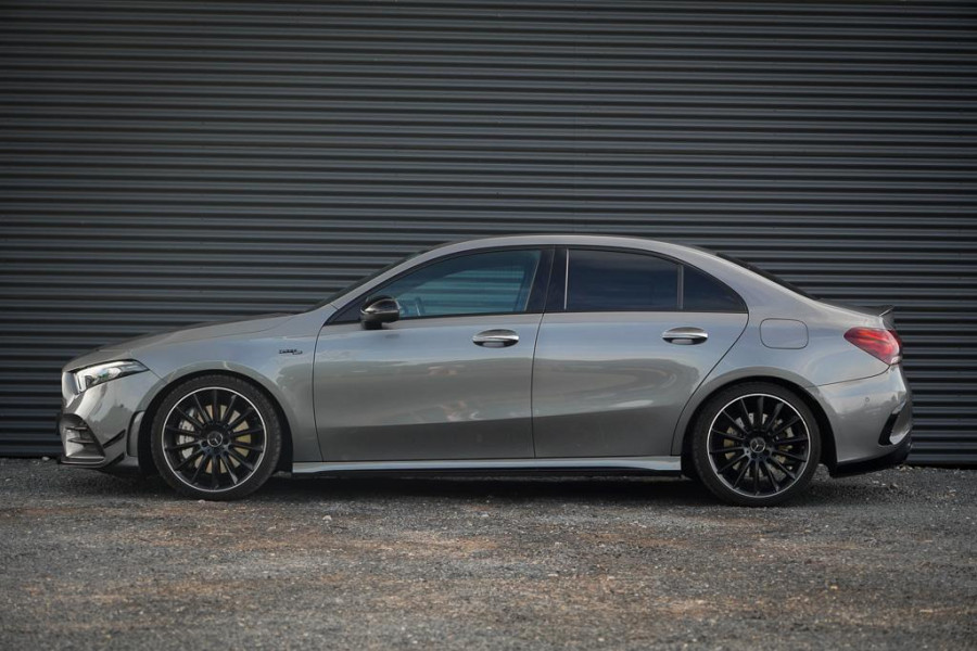 Mercedes-Benz A-Klasse AMG 35 4M / Memory / Rij-Assistentie / Night / Sfeerverlichting / Leder
