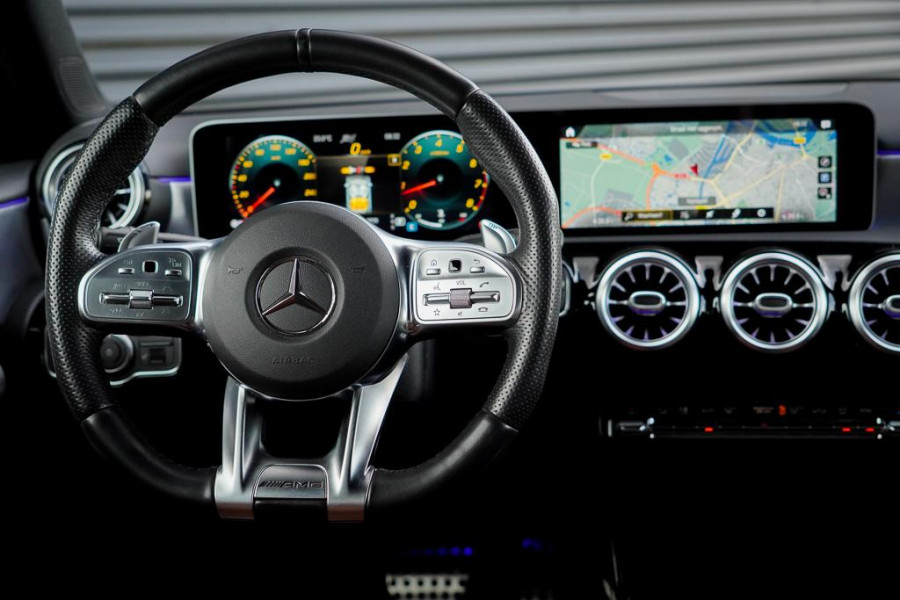 Mercedes-Benz A-Klasse AMG 35 4M / Memory / Rij-Assistentie / Night / Sfeerverlichting / Leder