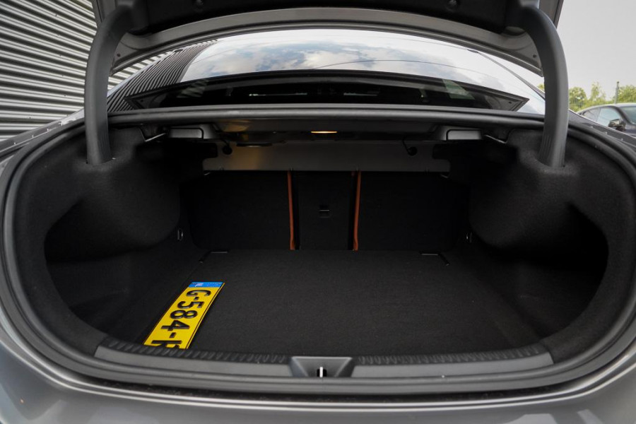 Mercedes-Benz A-Klasse AMG 35 4M / Memory / Rij-Assistentie / Night / Sfeerverlichting / Leder
