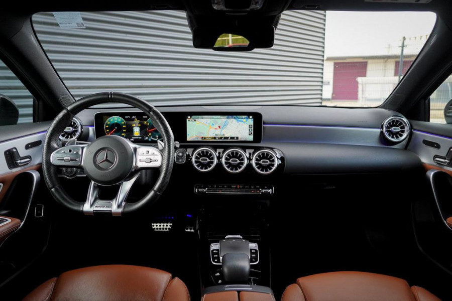 Mercedes-Benz A-Klasse AMG 35 4M / Memory / Rij-Assistentie / Night / Sfeerverlichting / Leder