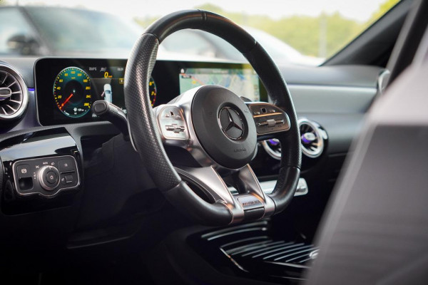 Mercedes-Benz A-Klasse AMG 35 4M / Memory / Rij-Assistentie / Night / Sfeerverlichting / Leder