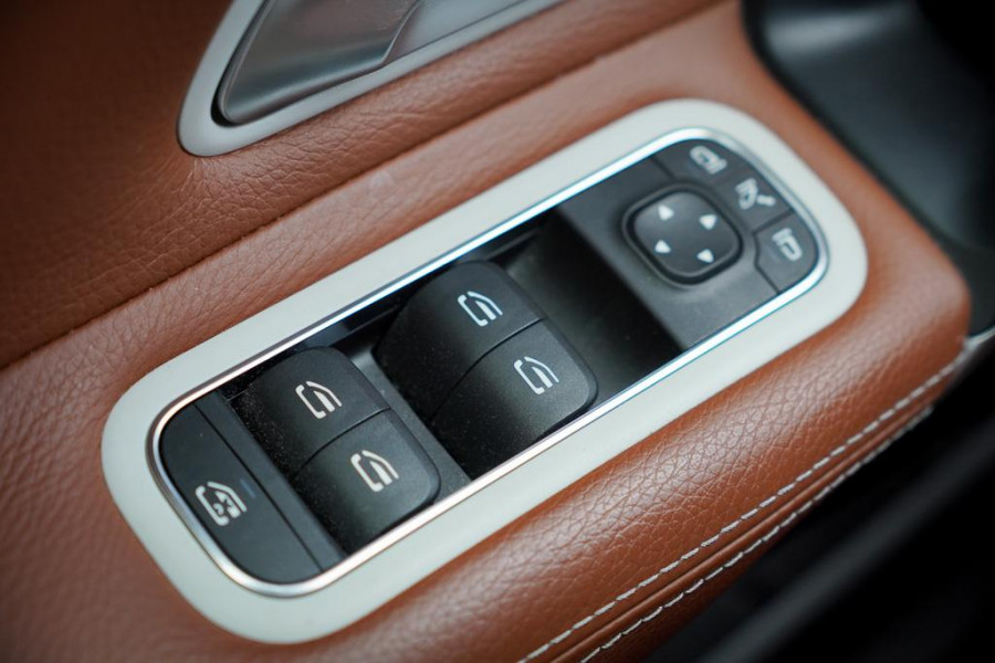 Mercedes-Benz A-Klasse AMG 35 4M / Memory / Rij-Assistentie / Night / Sfeerverlichting / Leder