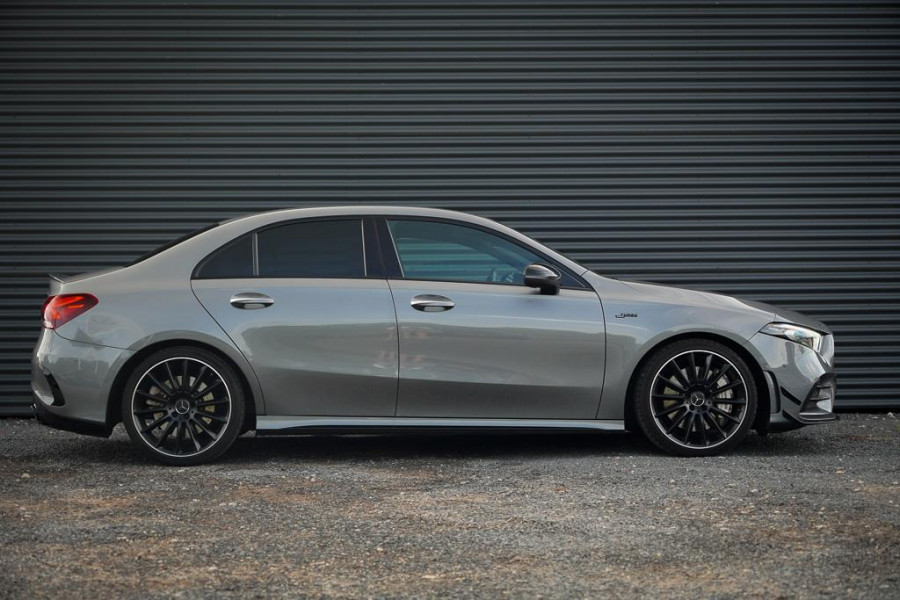 Mercedes-Benz A-Klasse AMG 35 4M / Memory / Rij-Assistentie / Night / Sfeerverlichting / Leder