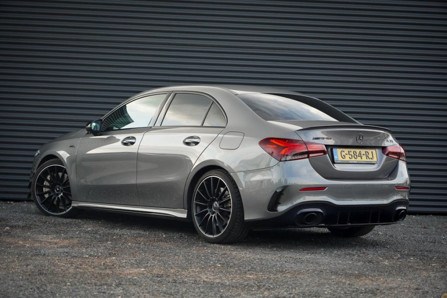 Mercedes-Benz A-Klasse AMG 35 4M / Memory / Rij-Assistentie / Night / Sfeerverlichting / Leder