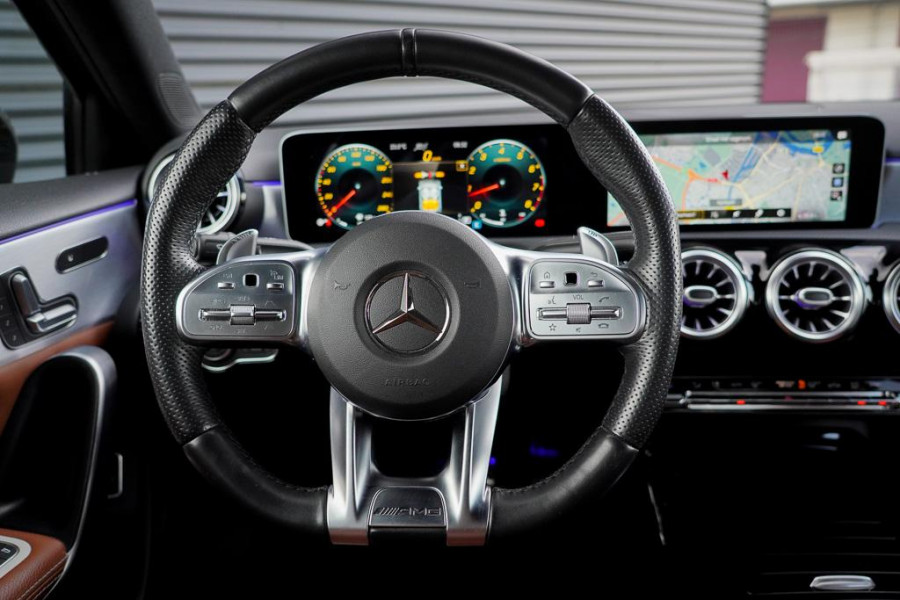 Mercedes-Benz A-Klasse AMG 35 4M / Memory / Rij-Assistentie / Night / Sfeerverlichting / Leder