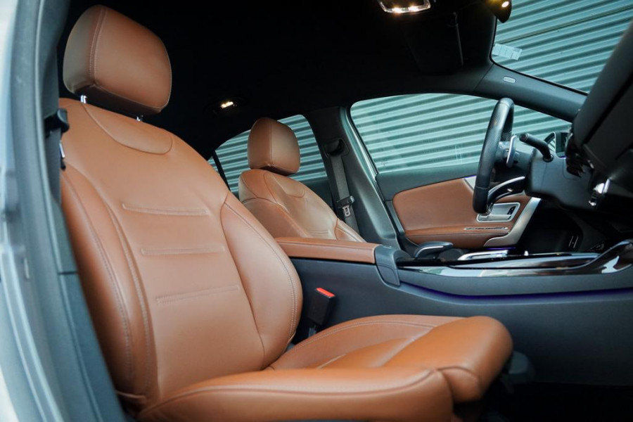 Mercedes-Benz A-Klasse AMG 35 4M / Memory / Rij-Assistentie / Night / Sfeerverlichting / Leder