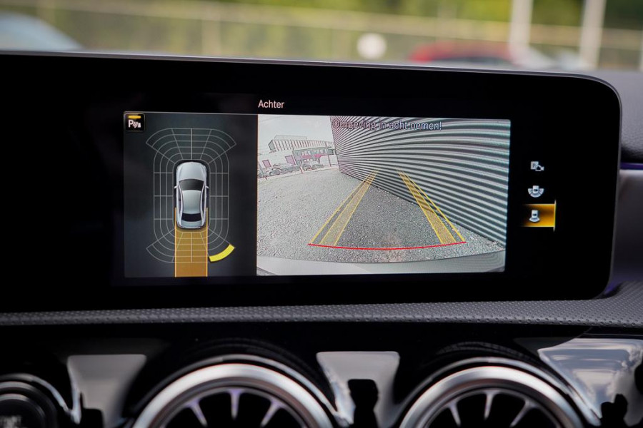 Mercedes-Benz A-Klasse AMG 35 4M / Memory / Rij-Assistentie / Night / Sfeerverlichting / Leder