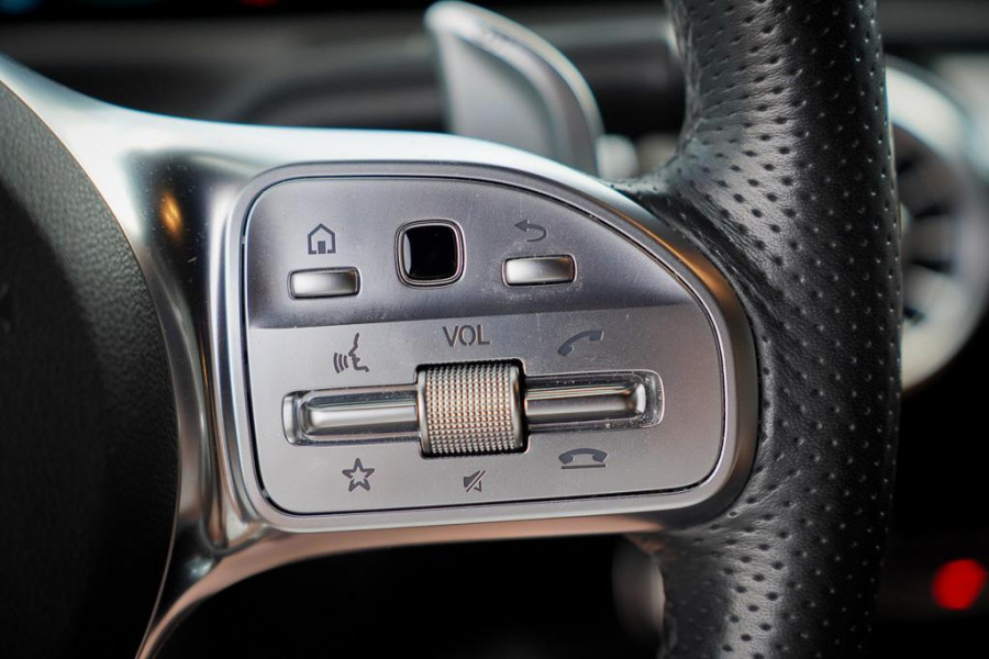 Mercedes-Benz A-Klasse AMG 35 4M / Memory / Rij-Assistentie / Night / Sfeerverlichting / Leder