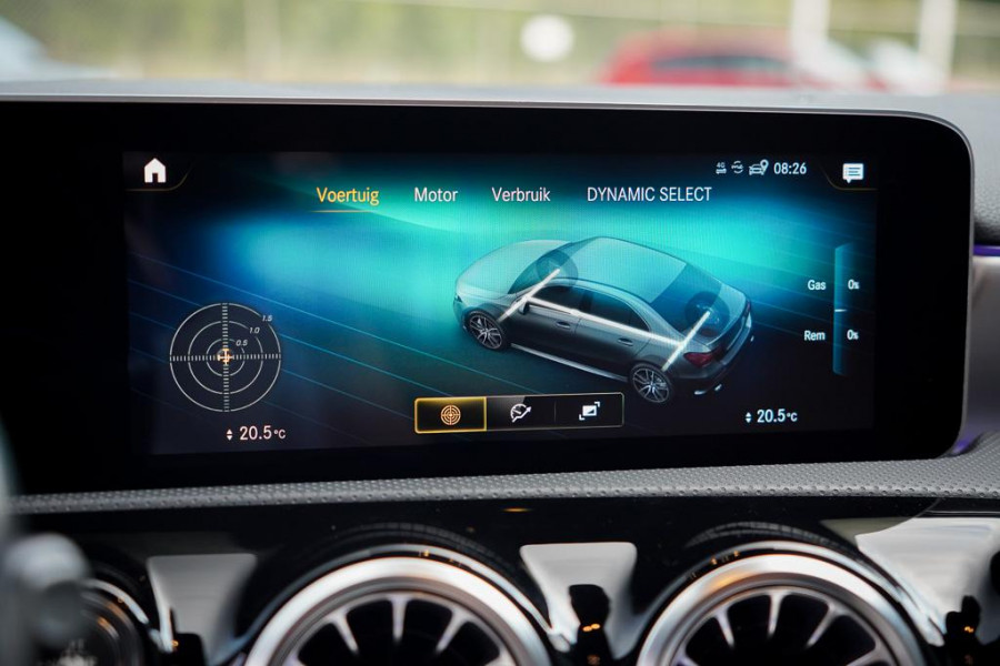 Mercedes-Benz A-Klasse AMG 35 4M / Memory / Rij-Assistentie / Night / Sfeerverlichting / Leder