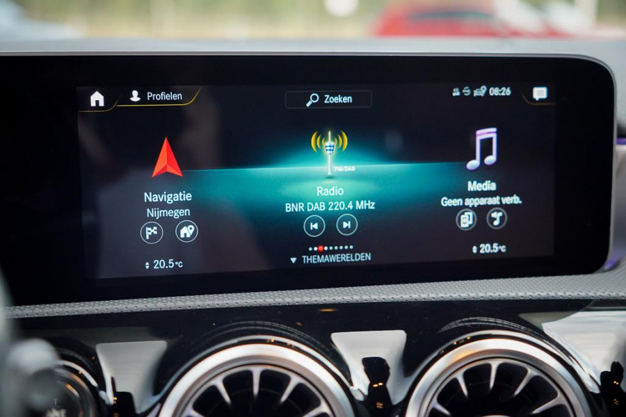 Mercedes-Benz A-Klasse AMG 35 4M / Memory / Rij-Assistentie / Night / Sfeerverlichting / Leder
