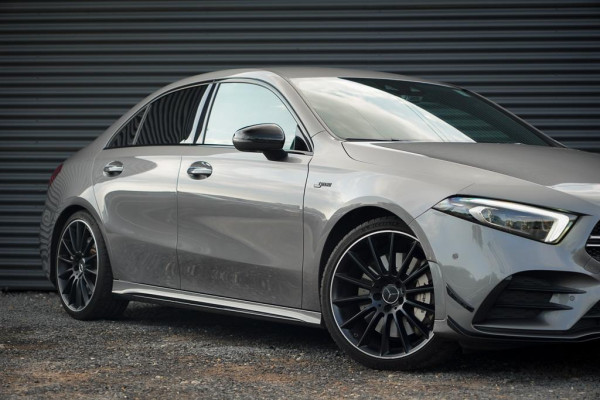 Mercedes-Benz A-Klasse AMG 35 4M / Memory / Rij-Assistentie / Night / Sfeerverlichting / Leder