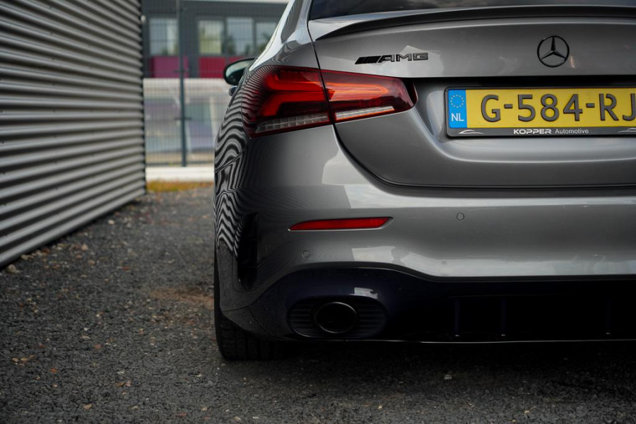 Mercedes-Benz A-Klasse AMG 35 4M / Memory / Rij-Assistentie / Night / Sfeerverlichting / Leder