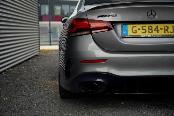 Mercedes-Benz A-Klasse AMG 35 4M / Memory / Rij-Assistentie / Night / Sfeerverlichting / Leder