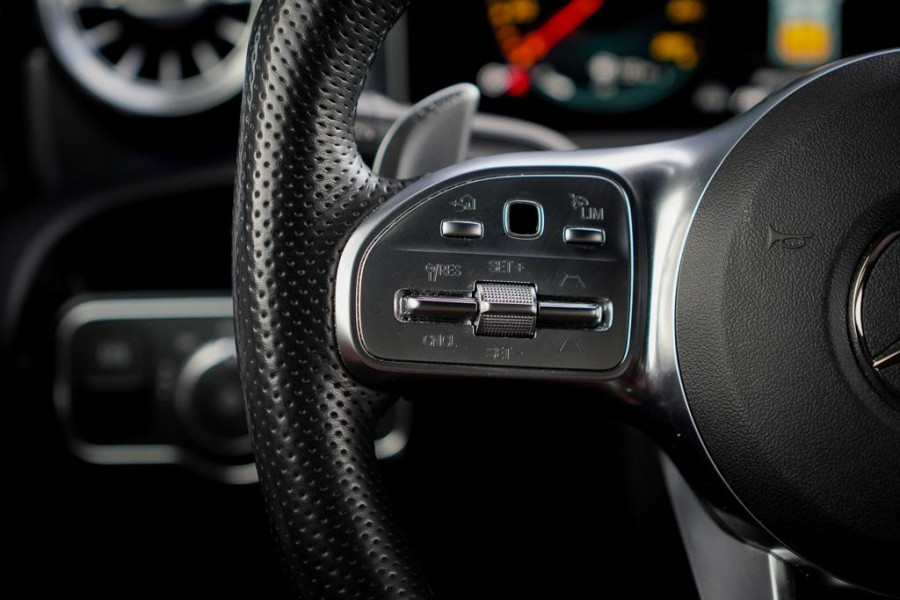 Mercedes-Benz A-Klasse AMG 35 4M / Memory / Rij-Assistentie / Night / Sfeerverlichting / Leder