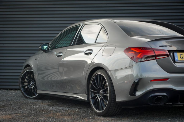 Mercedes-Benz A-Klasse AMG 35 4M / Memory / Rij-Assistentie / Night / Sfeerverlichting / Leder