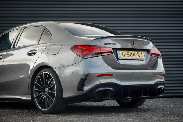 Mercedes-Benz A-Klasse AMG 35 4M / Memory / Rij-Assistentie / Night / Sfeerverlichting / Leder