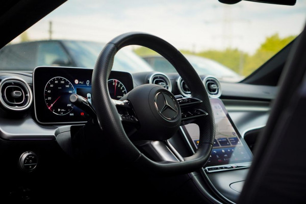 Mercedes-Benz C-Klasse 300 e AMG Line / Pano / 360 / Volleder / Incl BTW