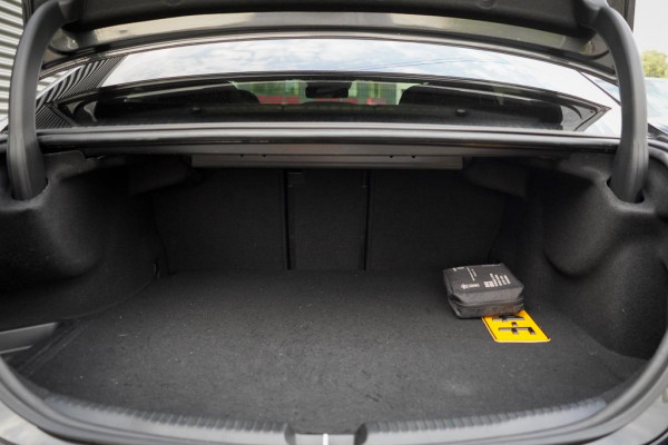 Mercedes-Benz C-Klasse 300 e AMG Line / Pano / 360 / Volleder / Incl BTW