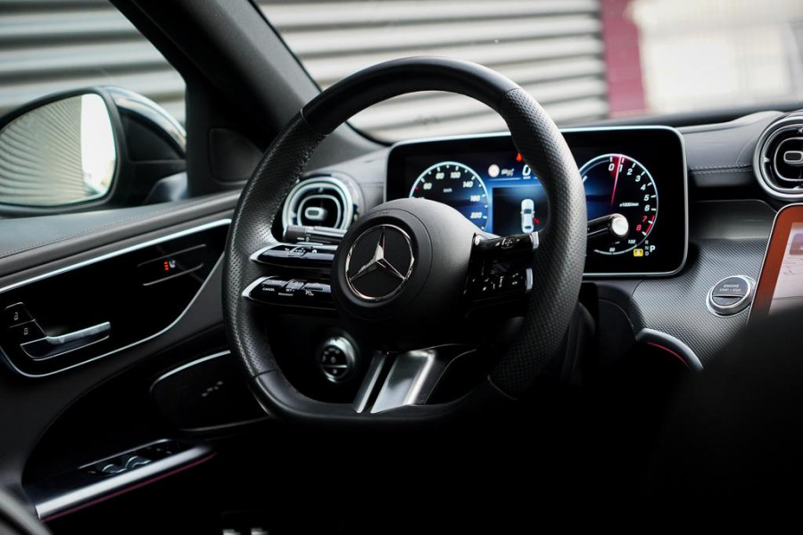 Mercedes-Benz C-Klasse 300 e AMG Line / Pano / 360 / Volleder / Incl BTW