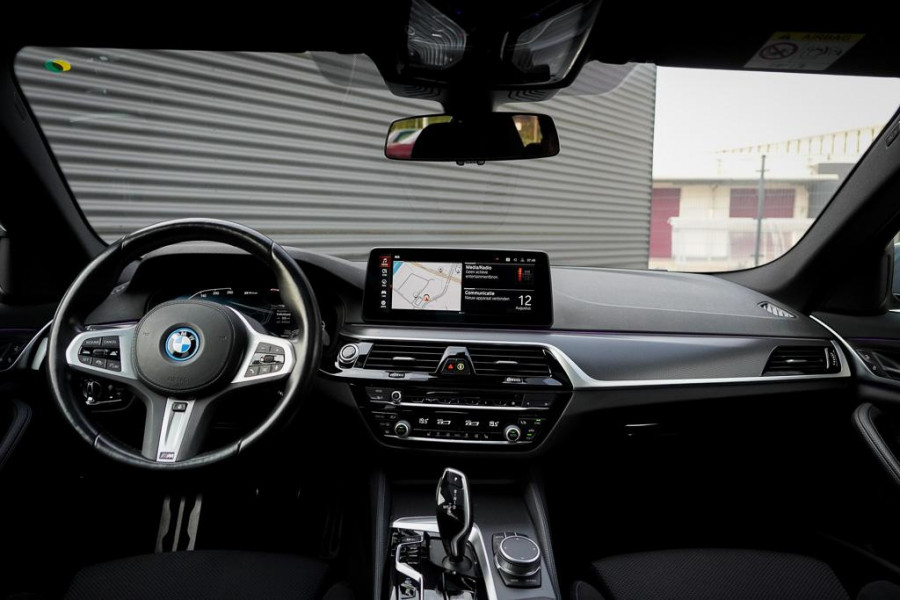 BMW 5 Serie 530e High Executive / M-Sport / Pano / Shadowline / Incl BTW / Adaptive Cruise