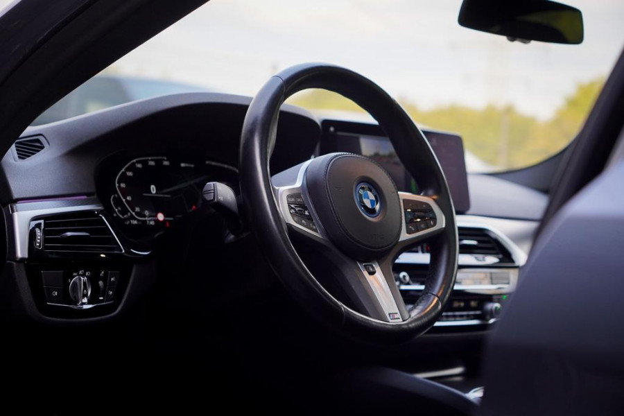 BMW 5 Serie 530e High Executive / M-Sport / Pano / Shadowline / Incl BTW / Adaptive Cruise