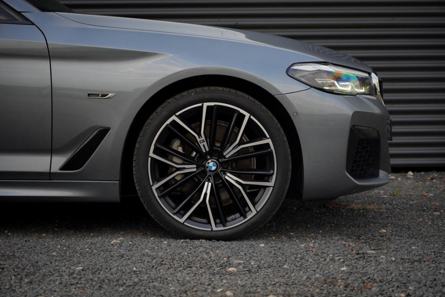 BMW 5 Serie 530e High Executive / M-Sport / Pano / Shadowline / Incl BTW / Adaptive Cruise