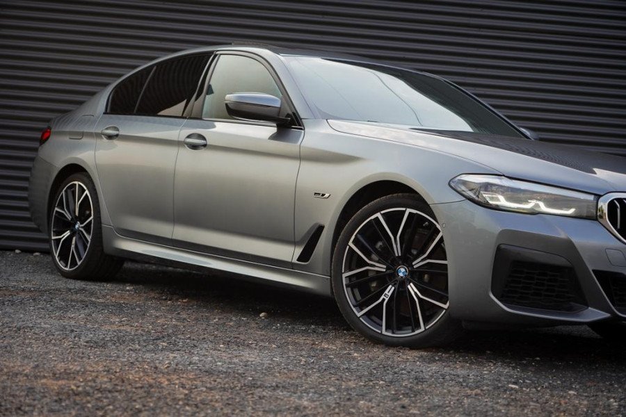 BMW 5 Serie 530e High Executive / M-Sport / Pano / Shadowline / Incl BTW / Adaptive Cruise