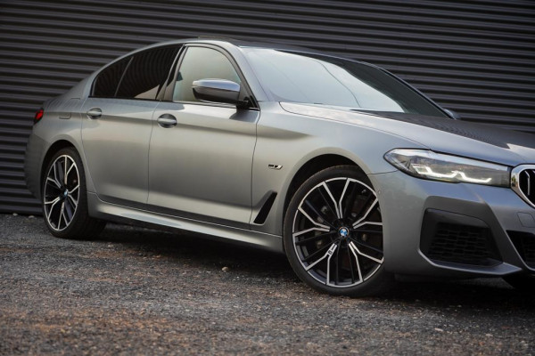 BMW 5 Serie 530e High Executive / M-Sport / Pano / Shadowline / Incl BTW / Adaptive Cruise