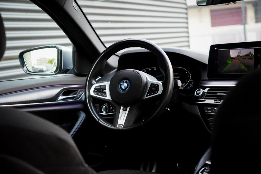 BMW 5 Serie 530e High Executive / M-Sport / Pano / Shadowline / Incl BTW / Adaptive Cruise