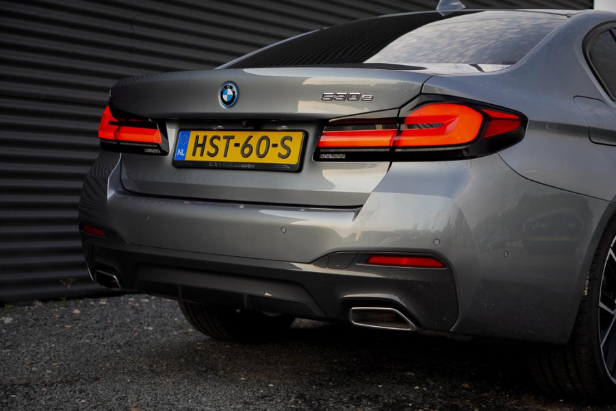BMW 5 Serie 530e High Executive / M-Sport / Pano / Shadowline / Incl BTW / Adaptive Cruise