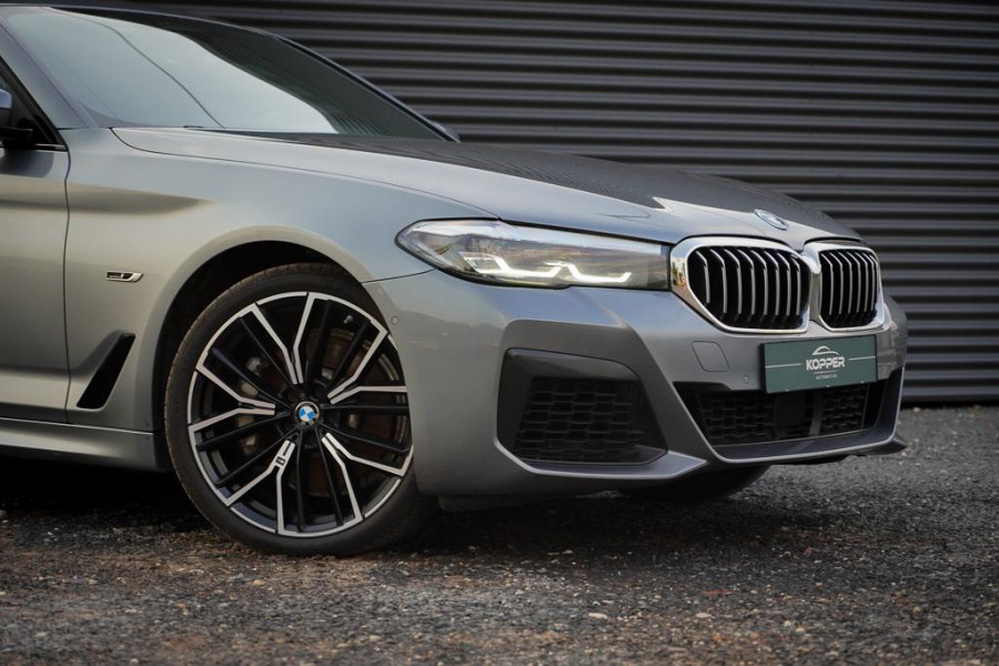 BMW 5 Serie 530e High Executive / M-Sport / Pano / Shadowline / Incl BTW / Adaptive Cruise