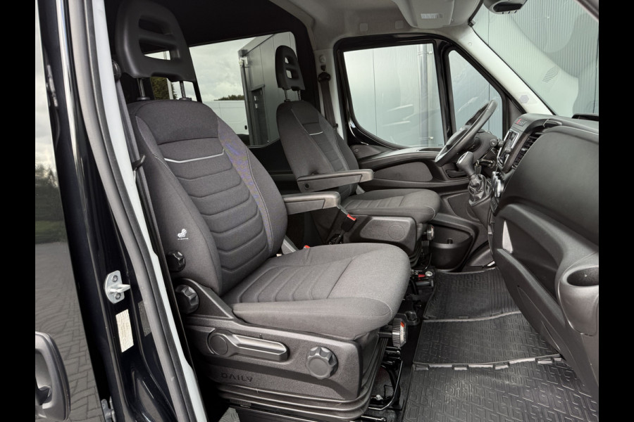 Iveco Daily 35S18 3.0 180 PK AUTOMAAT / DUBBELE CABINE / TREKHAAK / CAMERA / CRUISE / NAVI / 3500 KG AHG