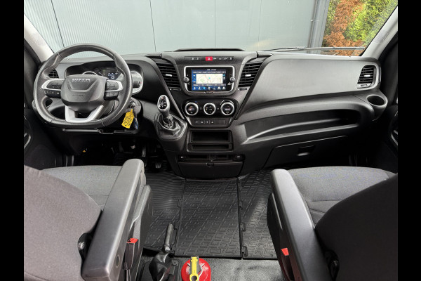 Iveco Daily 35S18 3.0 180 PK AUTOMAAT / DUBBELE CABINE / TREKHAAK / CAMERA / CRUISE / NAVI / 3500 KG AHG