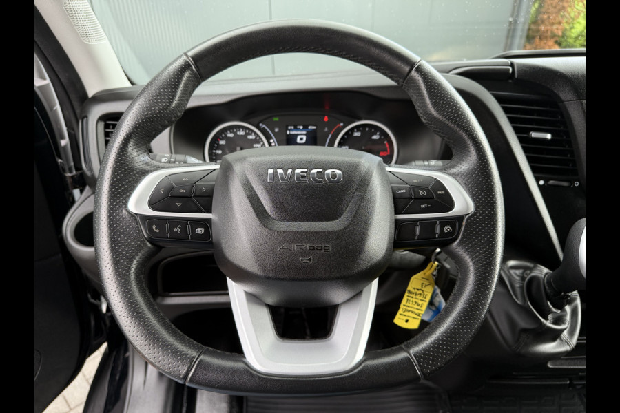 Iveco Daily 35S18 3.0 180 PK AUTOMAAT / DUBBELE CABINE / TREKHAAK / CAMERA / CRUISE / NAVI / 3500 KG AHG